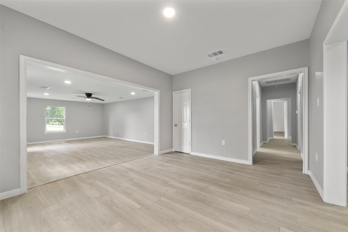Empty room, Interior, Recessed Lighting, Wood Texture Flooring
