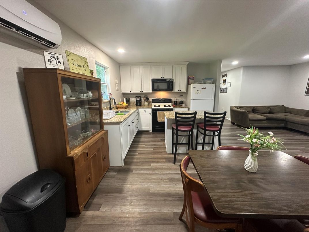 Dining room, Interior, Kitchen, Recessed Lighting, Wood Texture Flooring
