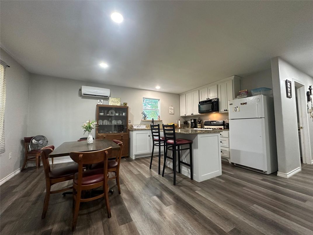 Dining room, Interior, Kitchen, Recessed Lighting, Wood Texture Flooring