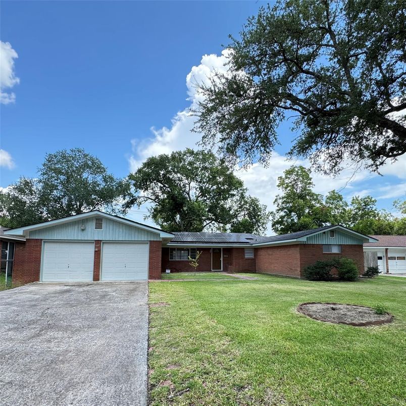 Backyard, Detached Garage, Exterior