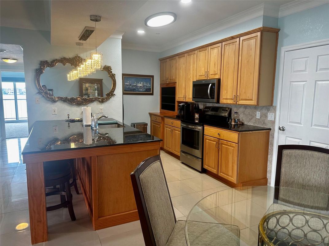 Dining room, Interior, Kitchen, Pendant Lights, Recessed Lighting