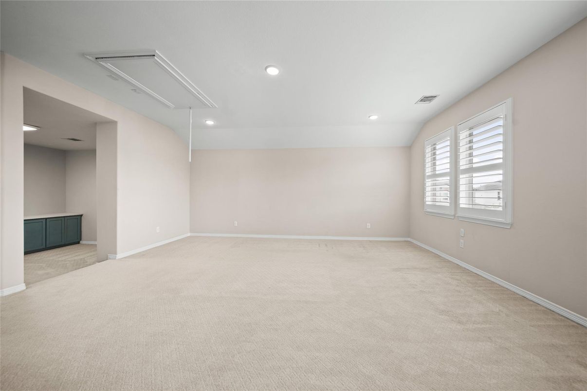 Empty room, Interior, Recessed Lighting