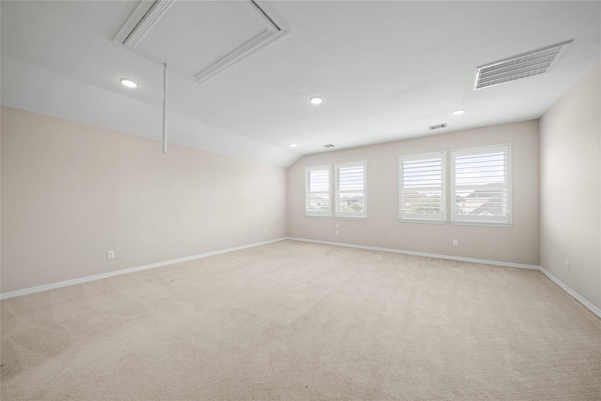 Empty room, Interior, Recessed Lighting