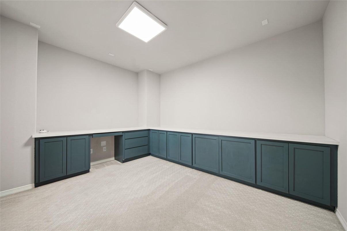 Empty room, Interior, Recessed Lighting
