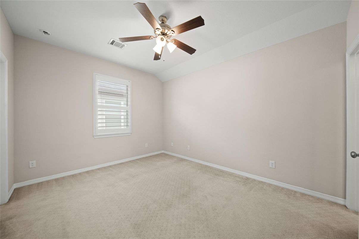 Empty room, Interior