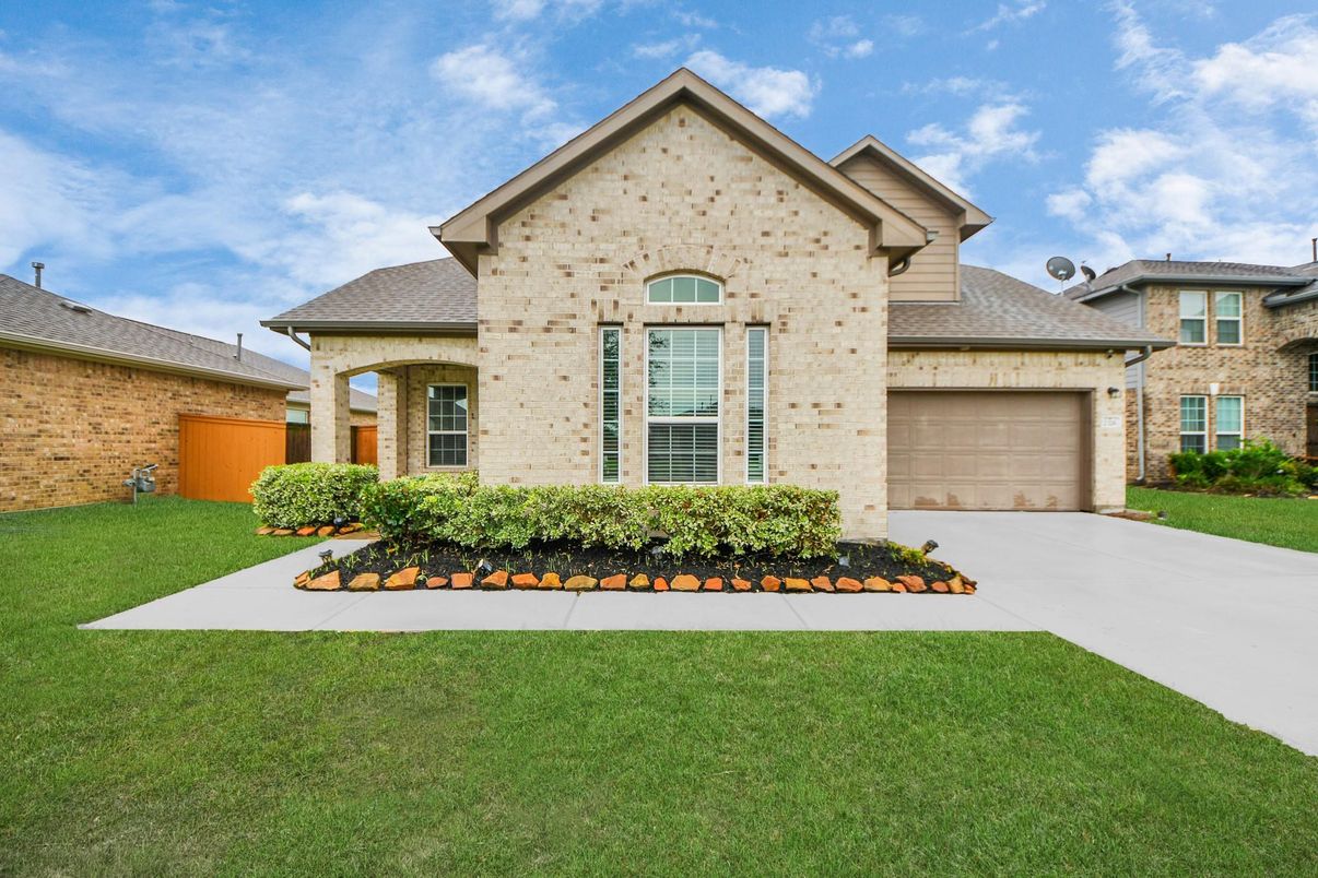 Attached, Backyard, Exterior, Facade, Brick Facade, Brick Traditional