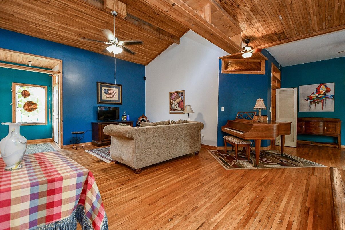 Interior, Piano, Wooden Beams, Wooden Ceilings, Wood Texture Flooring