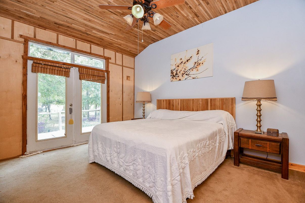 Bathroom, Dual Sink Vanities, Interior, Pendant Lights, Wooden Ceilings, Wood Texture Flooring