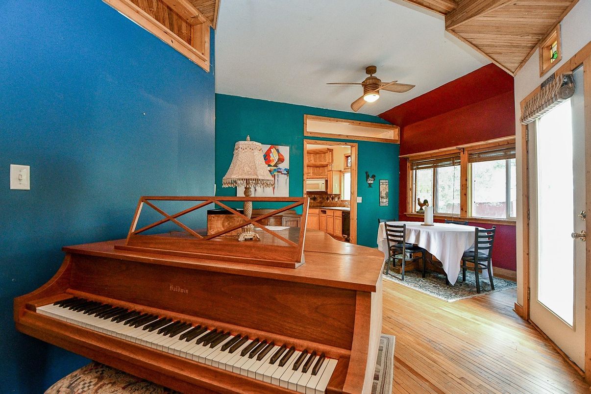 Empty room, Interior, Wooden Beams, Wood Texture Flooring