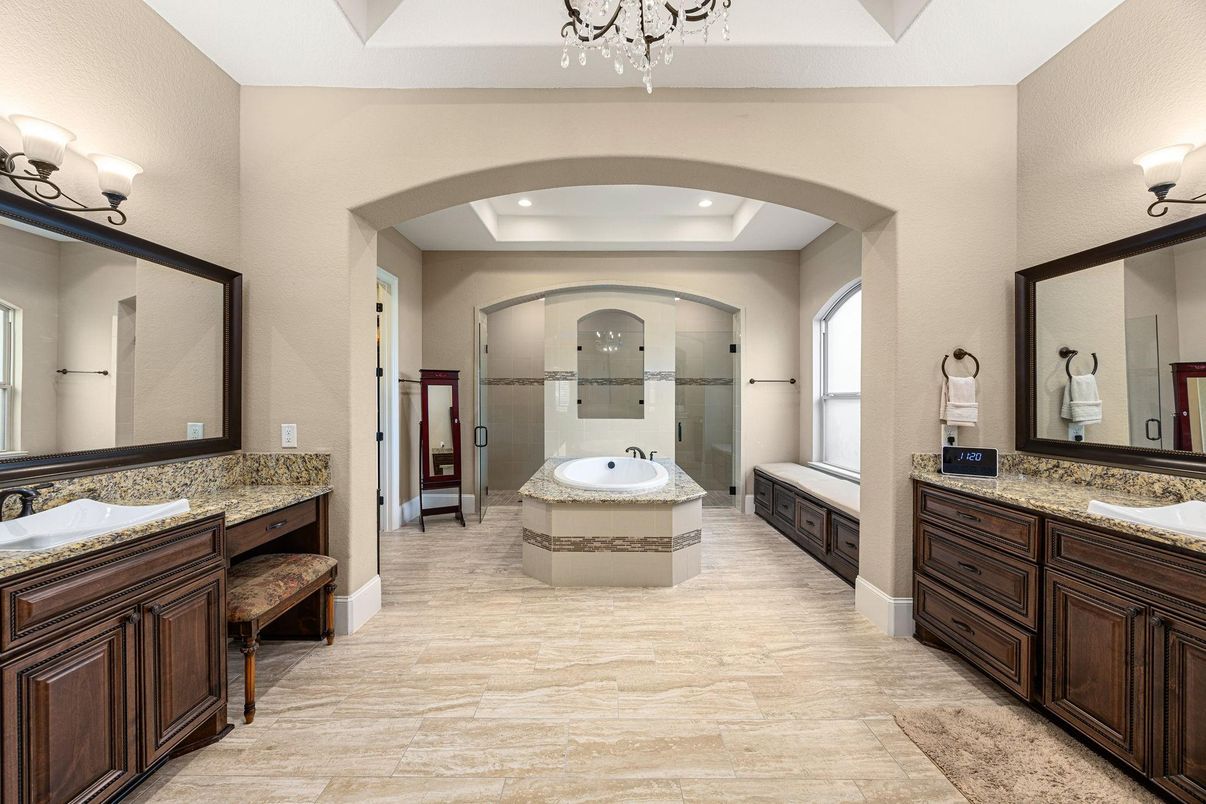 Bathroom, Dual Sink Vanities, Interior, Recessed Lighting