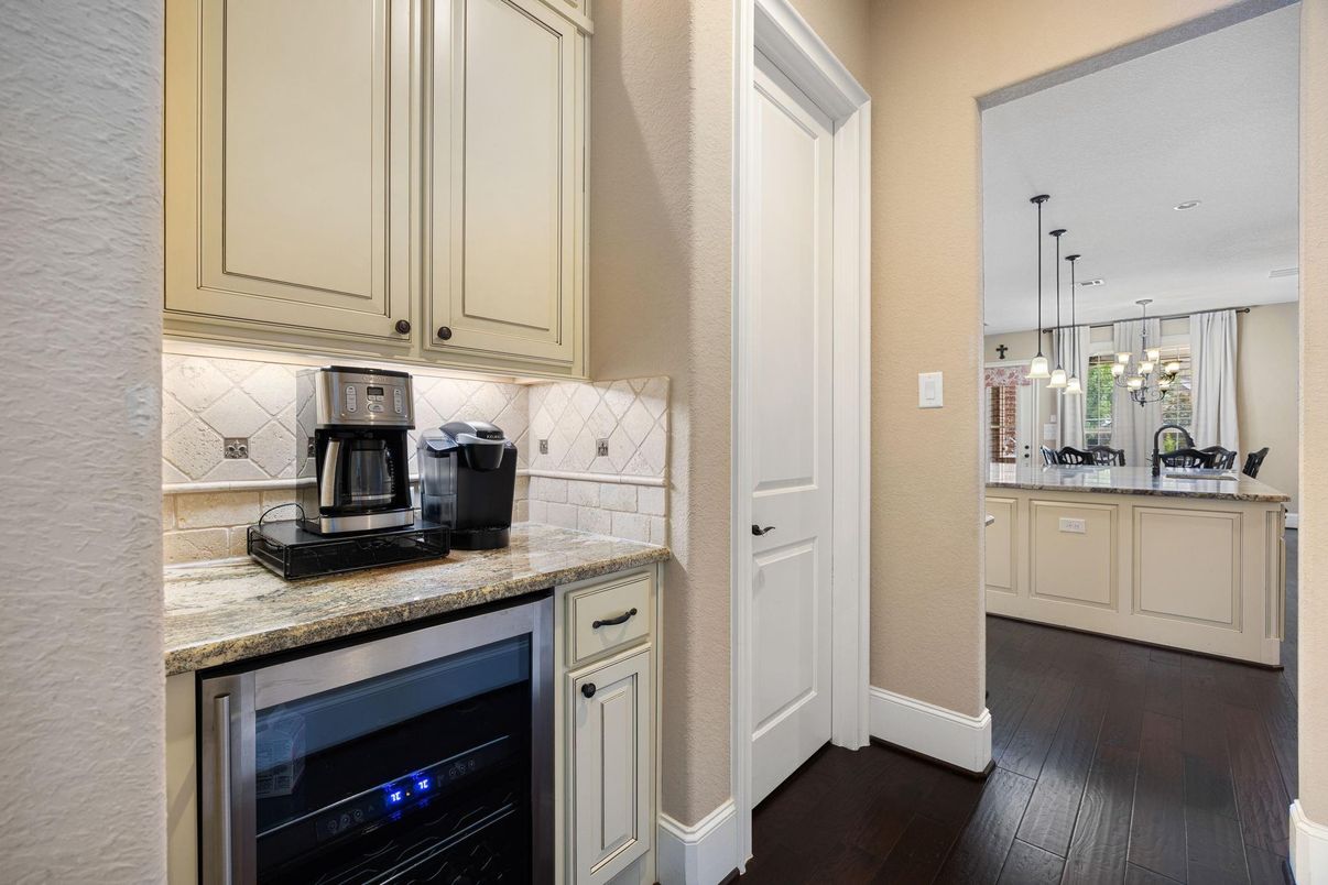 Interior, Kitchen, Pendant Lights, Recessed Lighting, Wood Texture Flooring