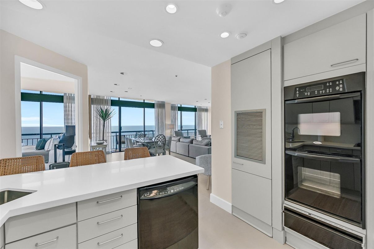 Dining room, Interior, Kitchen, Recessed Lighting, Stainless Steel Appliances, Water