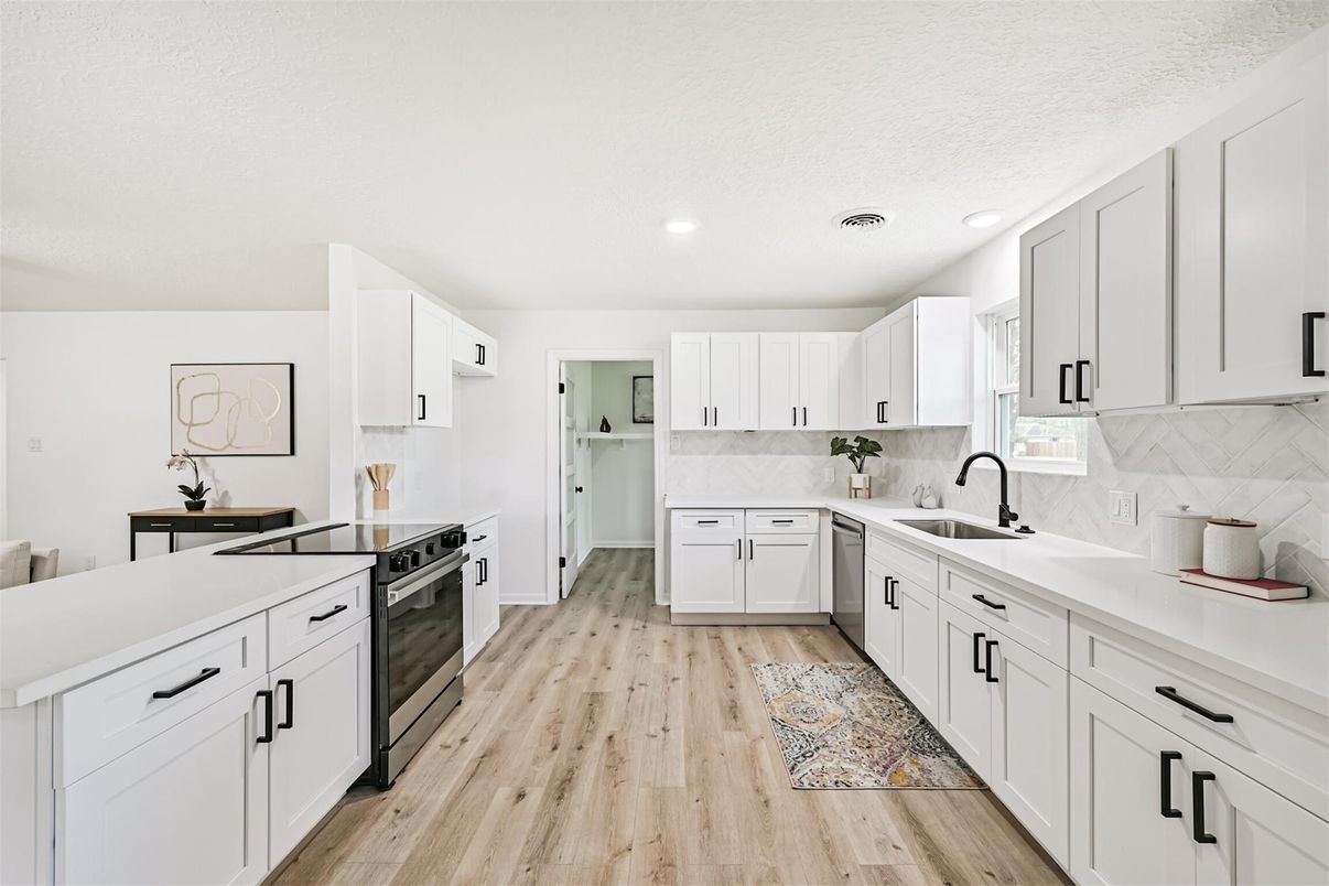 Interior, Kitchen, Recessed Lighting, Wood Texture Flooring