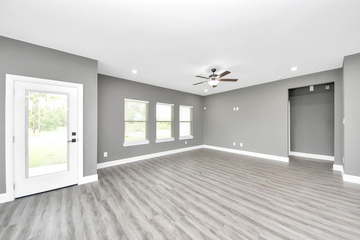 Empty room, Interior, Recessed Lighting, Wood Texture Flooring