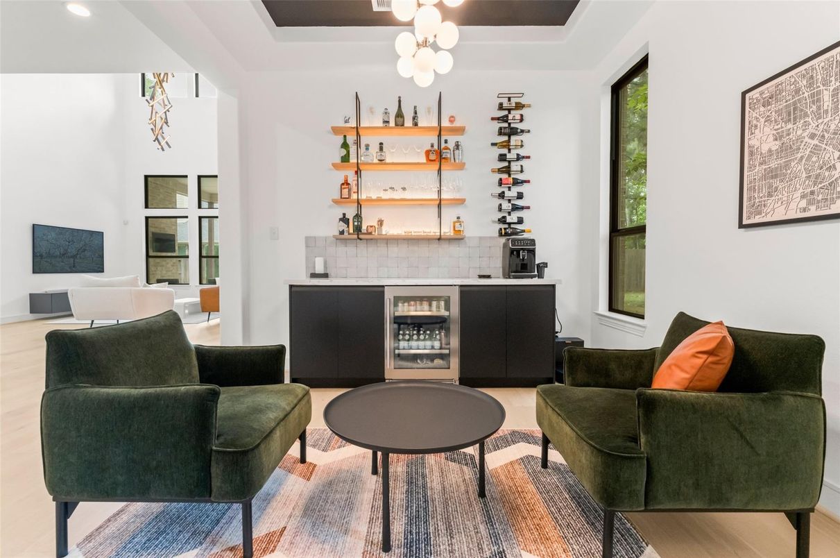 Interior, Living room, Pendant Lights, Recessed Lighting, Wine Storage, Wood Texture Flooring