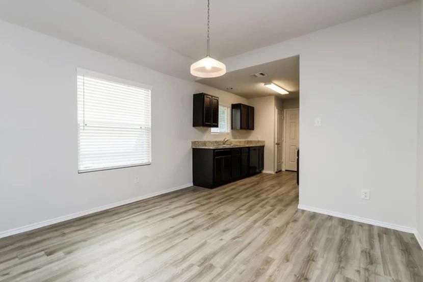 Empty room, Interior, Pendant Lights, Wood Texture Flooring