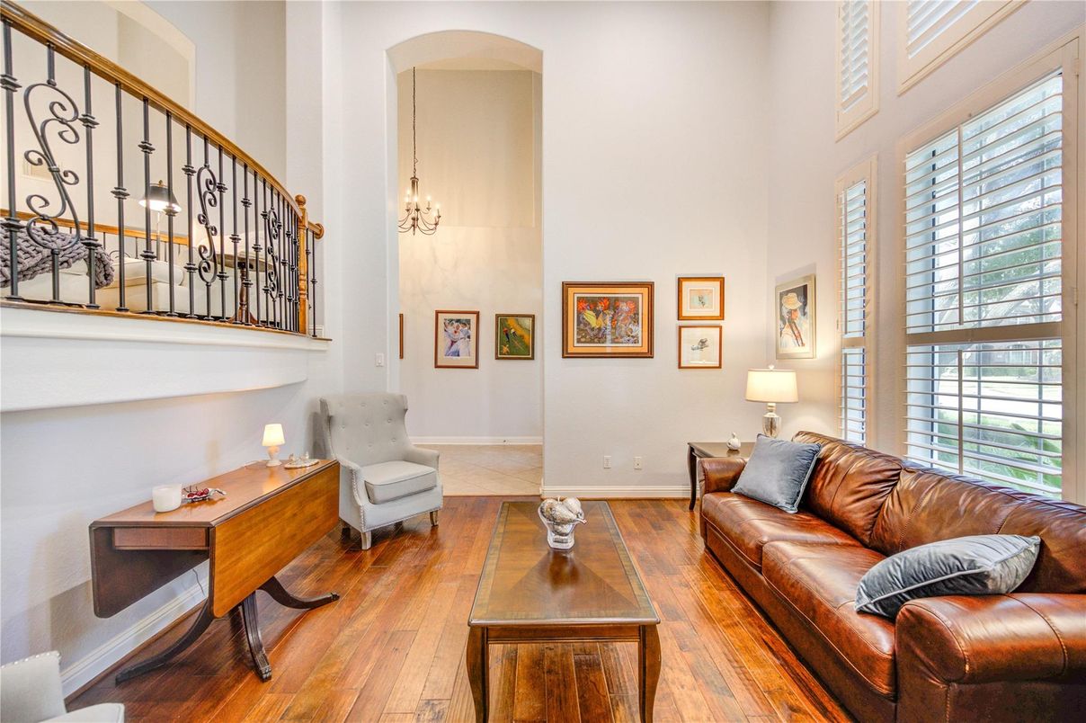 Interior, Living room, Pendant Lights, Wood Texture Flooring