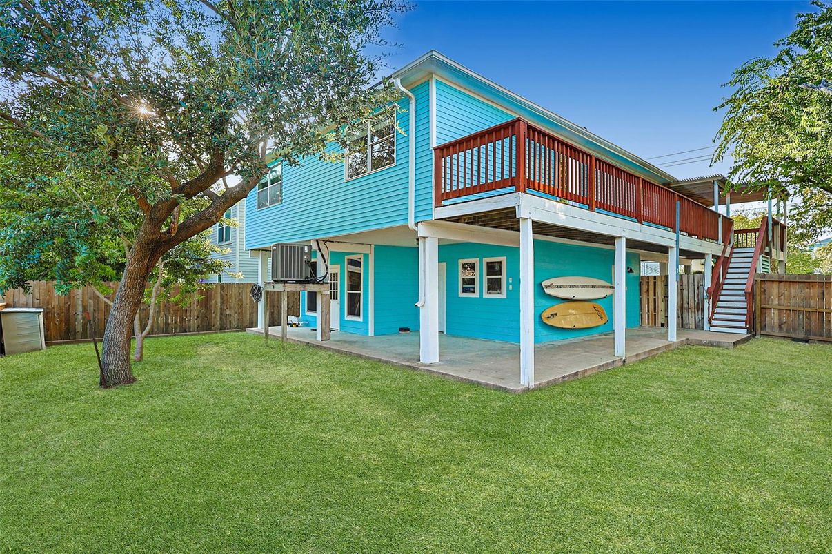 Backyard, Exterior