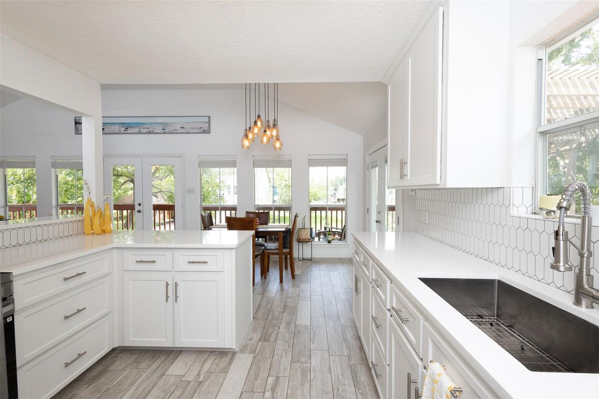 Dining room, Interior, Kitchen, Pendant Lights, Wood Texture Flooring