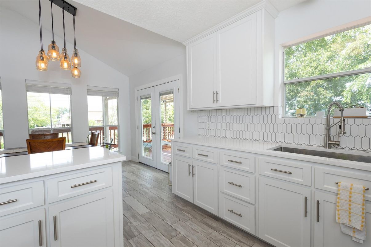 Interior, Kitchen, Pendant Lights, Wood Texture Flooring
