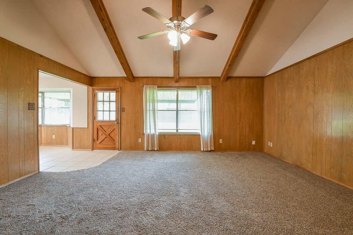 Empty room, Interior, Wooden Beams, Wooden Walls
