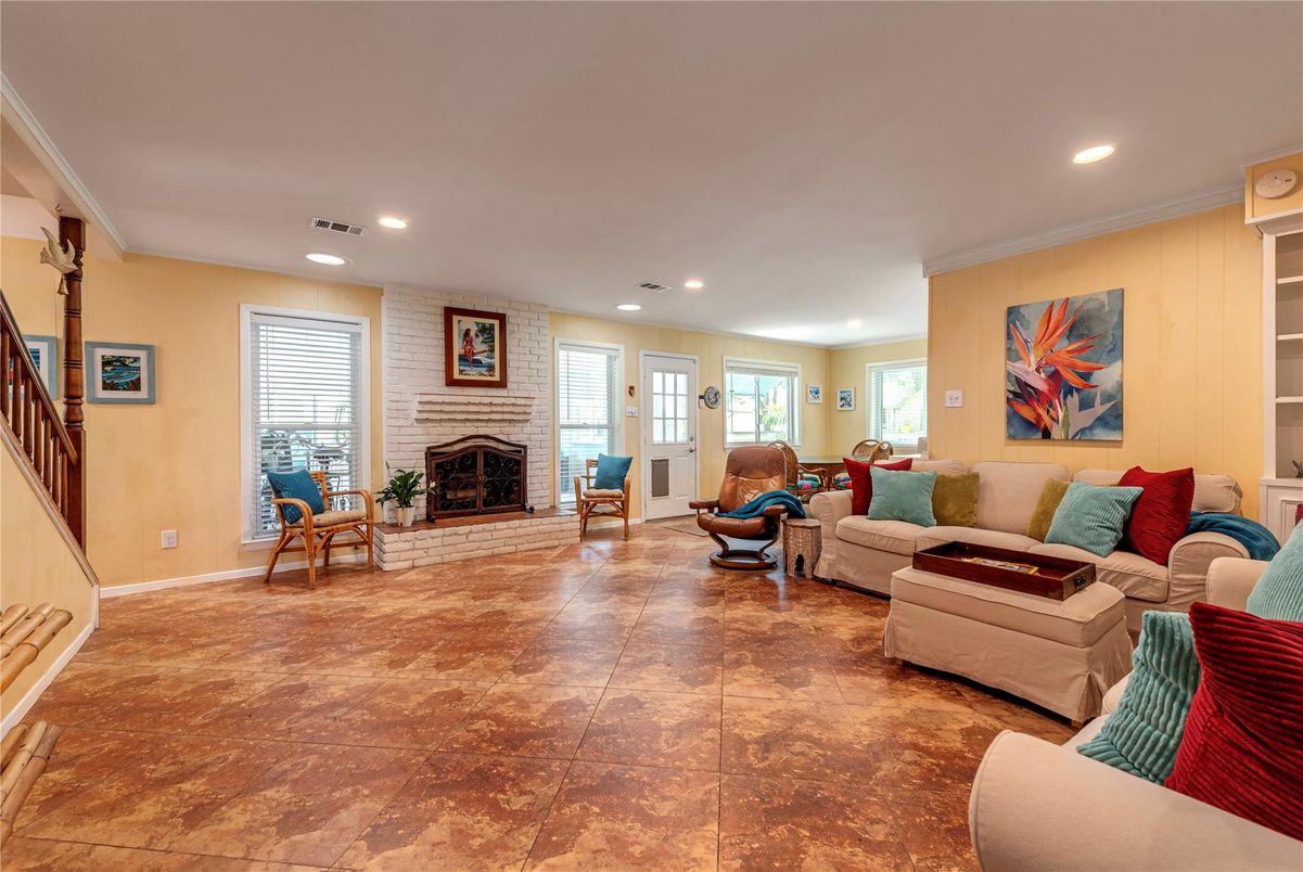 Fireplace, Interior, Living room, Recessed Lighting