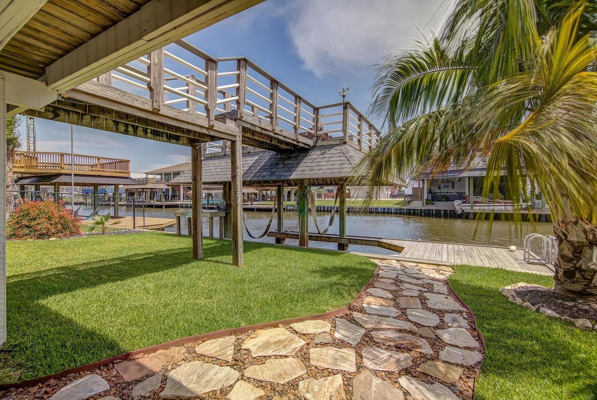 Backyard, Exterior, Water