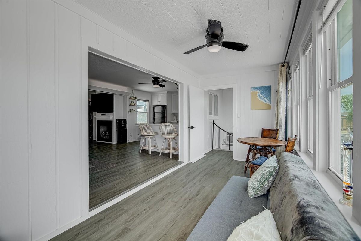 Dining room, Interior, Wood Texture Flooring