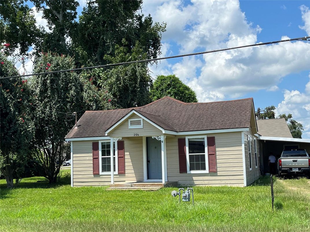 Backyard, Exterior, Facade, Cape Cod