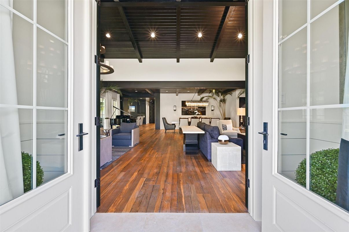 Dining room, Interior, Living room, Pendant Lights, Piano, Recessed Lighting, Wooden Ceilings, Wood Texture Flooring