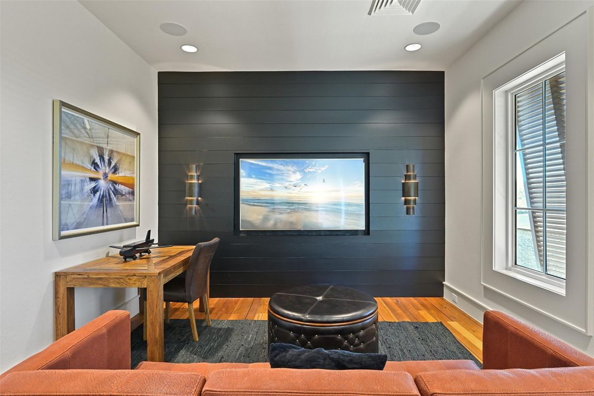 Home Office, Interior, Recessed Lighting, Wood Texture Flooring