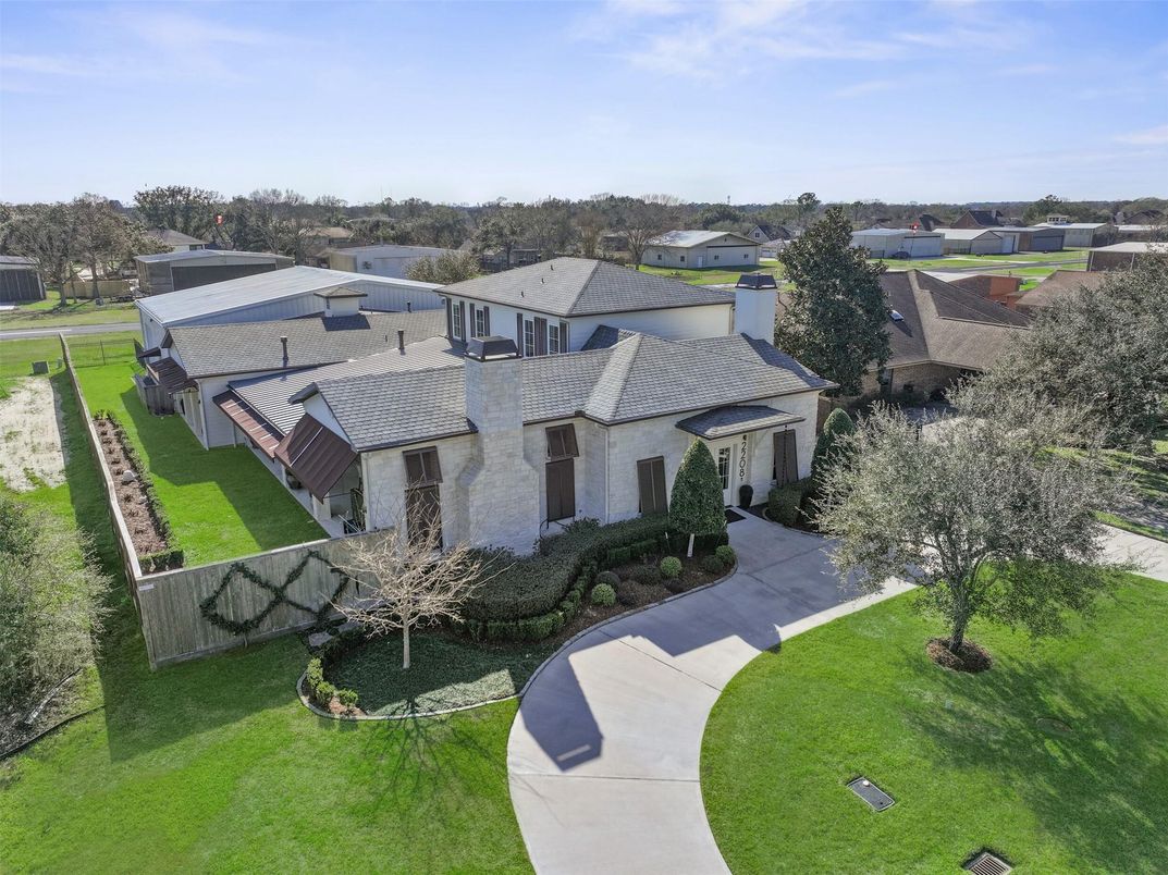 Exterior, Drone