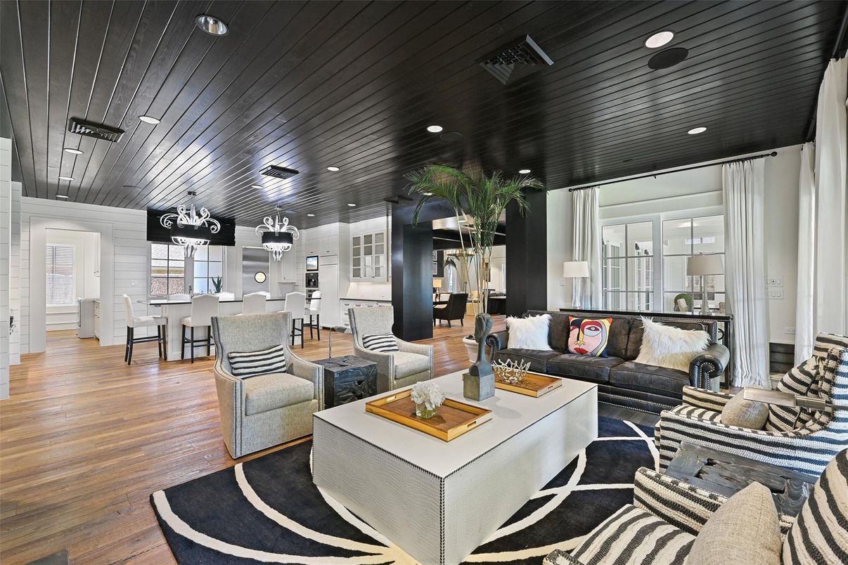 Dining room, Interior, Living room, Pendant Lights, Recessed Lighting, Wooden Ceilings, Wood Texture Flooring