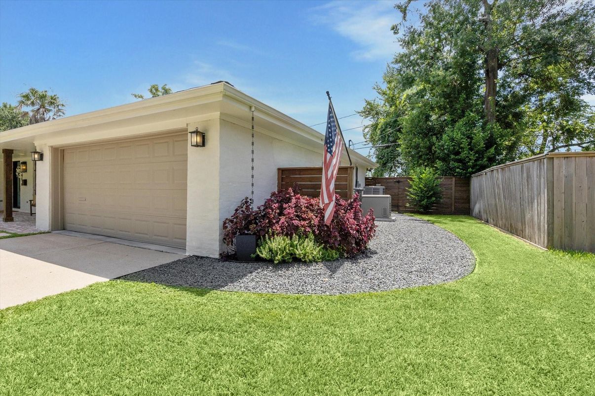 Backyard, Detached Garage, Exterior