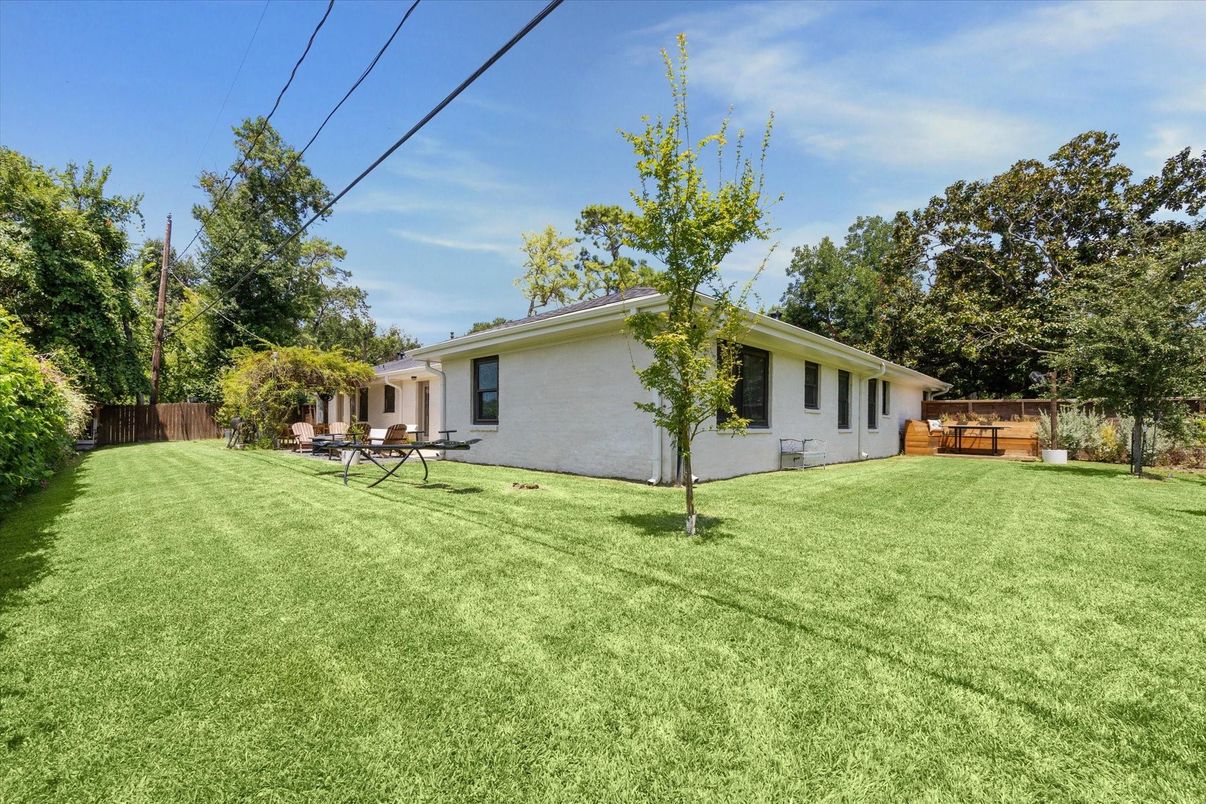 Backyard, Exterior