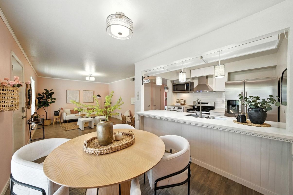 Dining room, Interior, Kitchen, Pendant Lights, Stainless Steel Appliances, Wood Texture Flooring