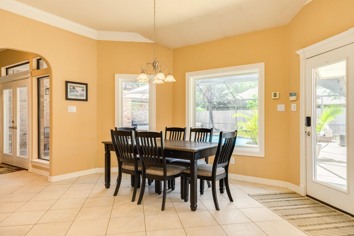 Dining room, Interior, Pendant Lights