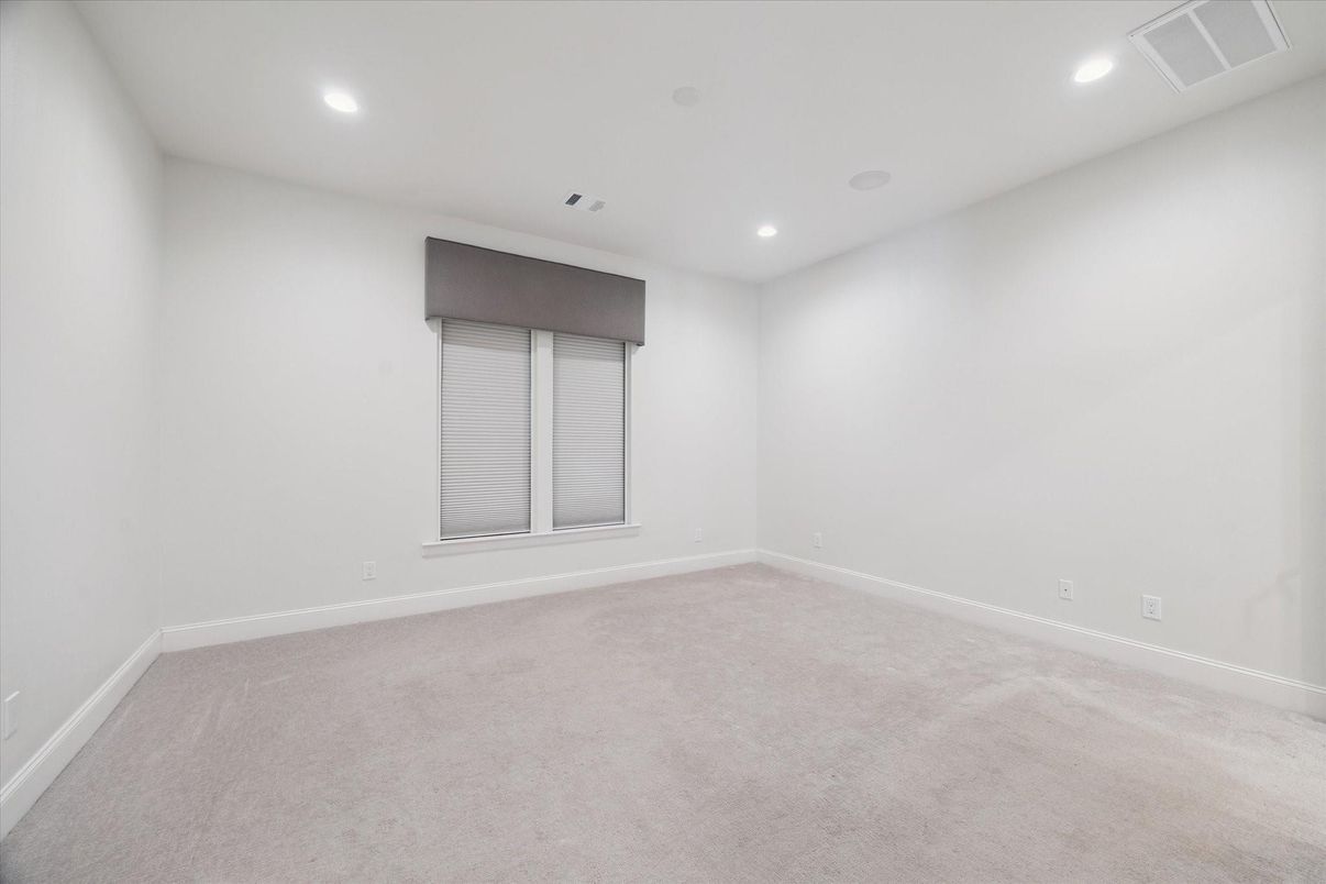 Empty room, Interior, Recessed Lighting