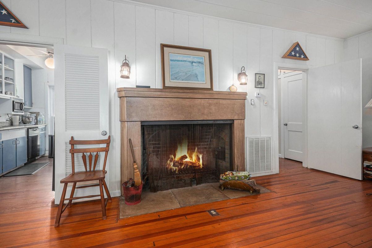 Fireplace, Interior, Kitchen, Pendant Lights, Wood Texture Flooring