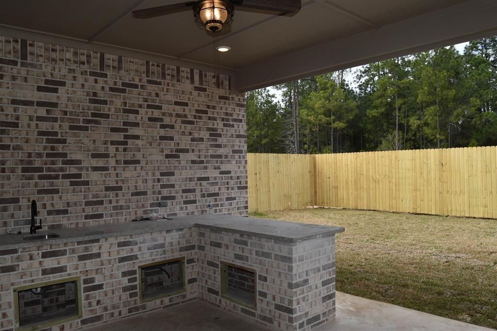 Exterior, Outdoor Kitchen