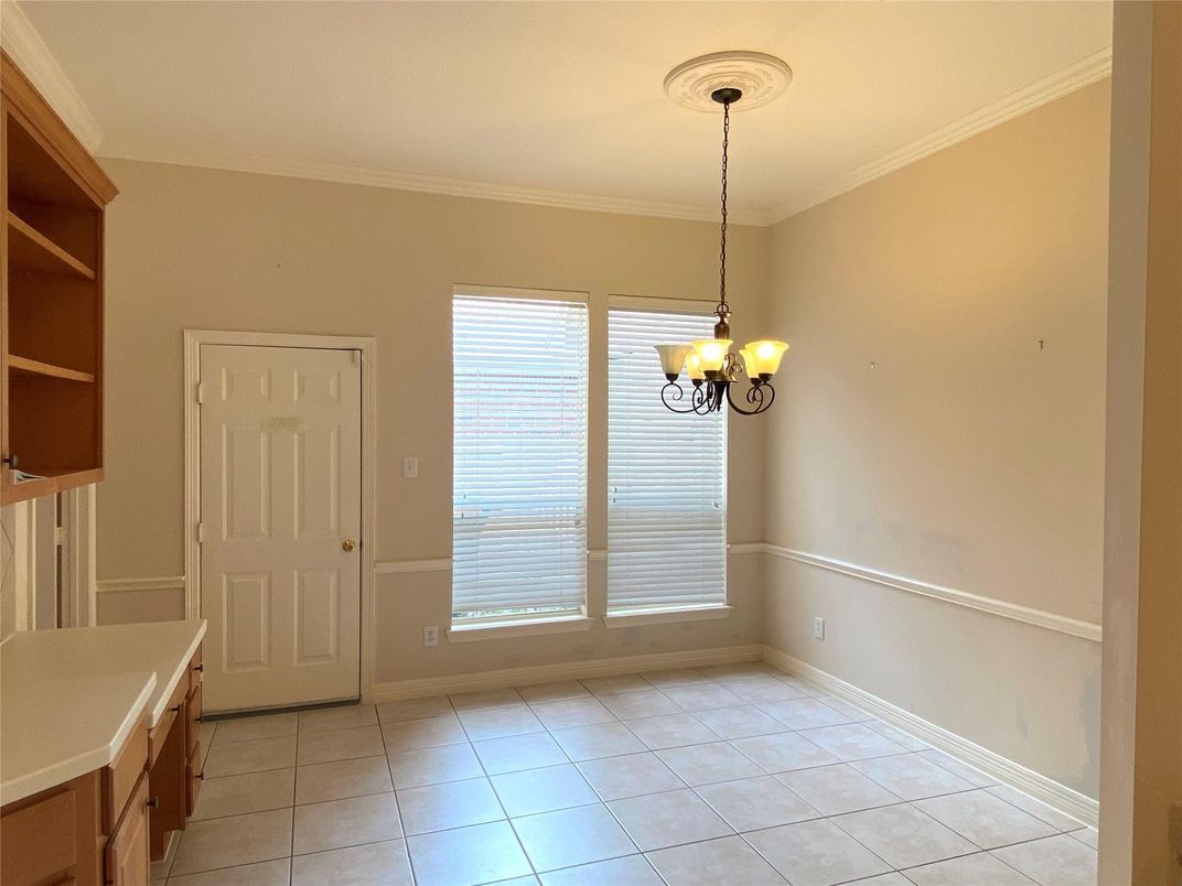 Chandelier, Empty room, Interior
