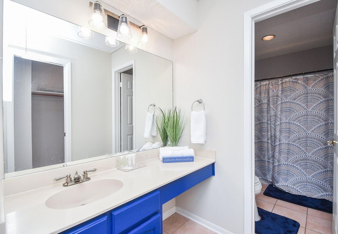Bathroom, Interior, Recessed Lighting