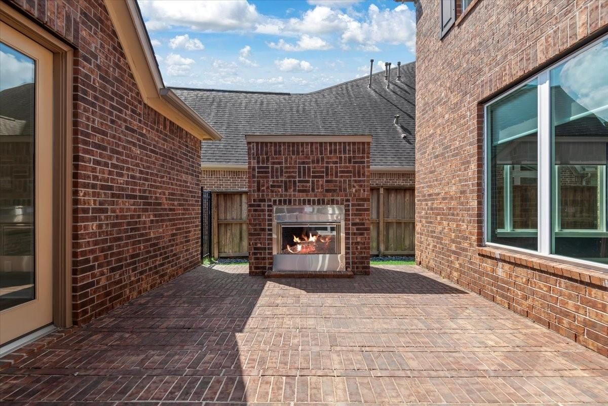Exterior, Fireplace