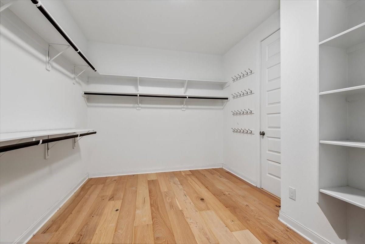 Interior, Walk-in Closets, Wood Texture Flooring
