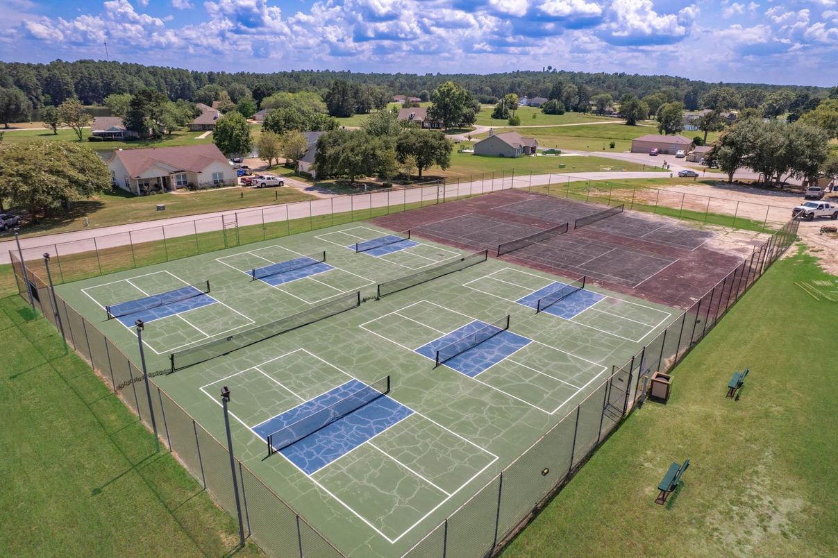 Exterior, Tennis Courts