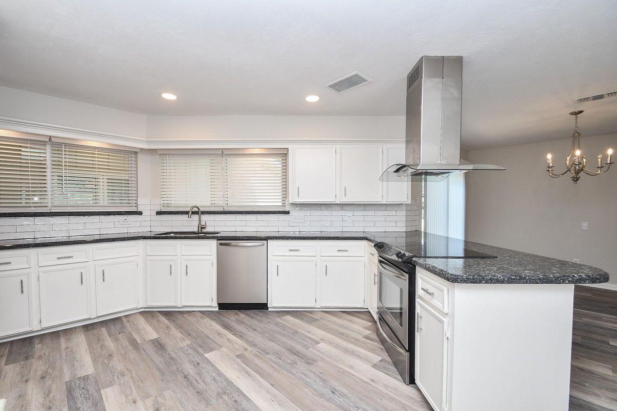 Chandelier, Interior, Kitchen, Recessed Lighting, Wood Texture Flooring