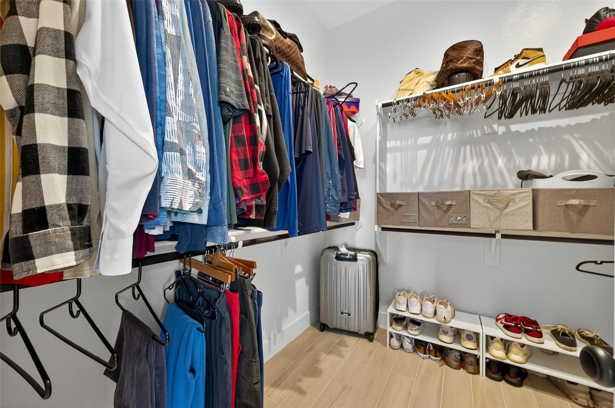 Interior, Walk-in Closets, Wood Texture Flooring