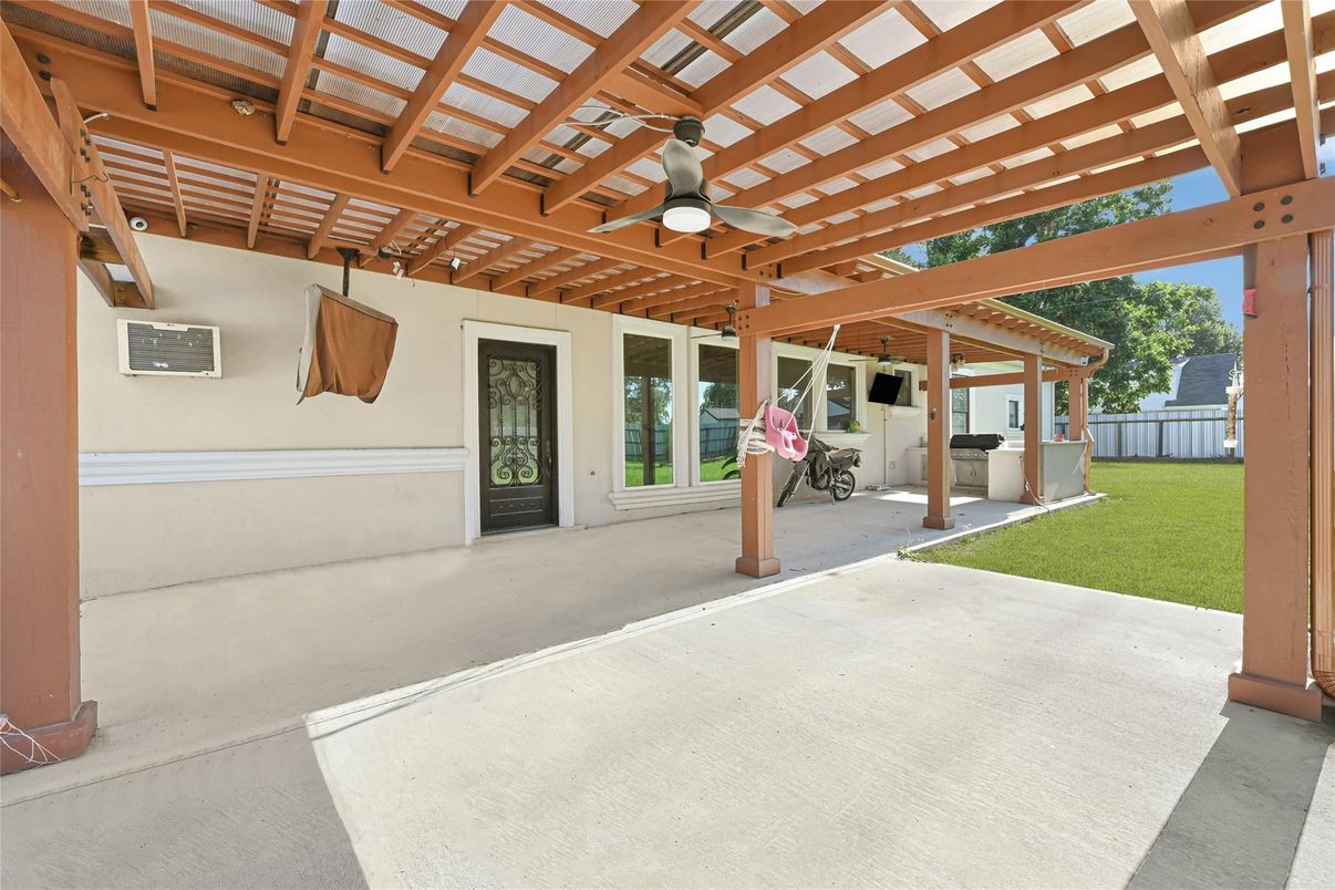 Backyard, Exterior