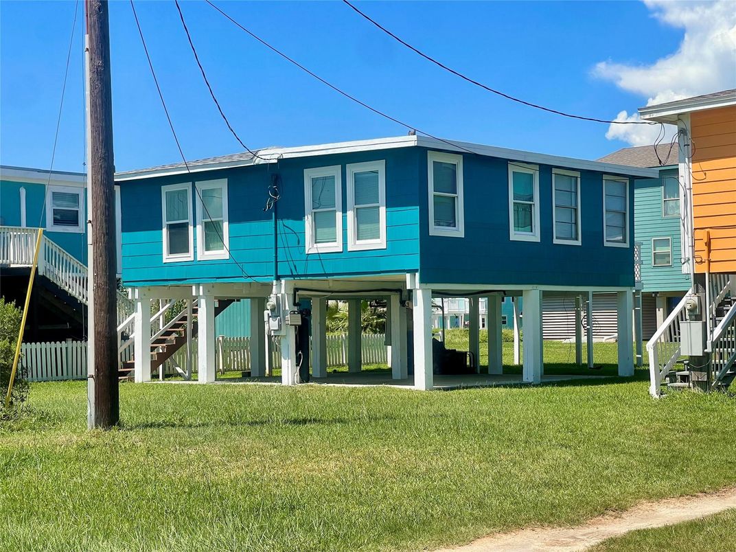 Backyard, Exterior, Facade, Rowhouse