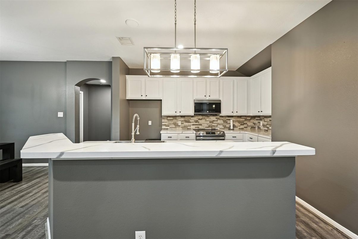 Interior, Kitchen, Pendant Lights, Recessed Lighting, Wood Texture Flooring